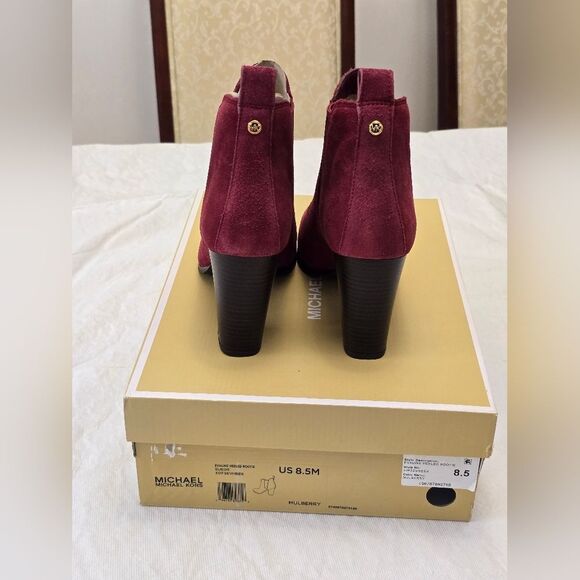 Michael Kors Women's Burgundy Suede Ankle Boots NIB - Picture 2 of 6